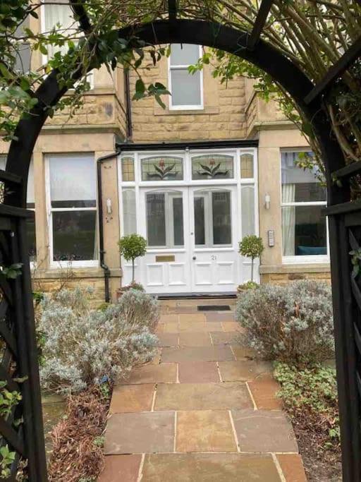 Garden Apartment, Central Harrogate With Parking Экстерьер фото