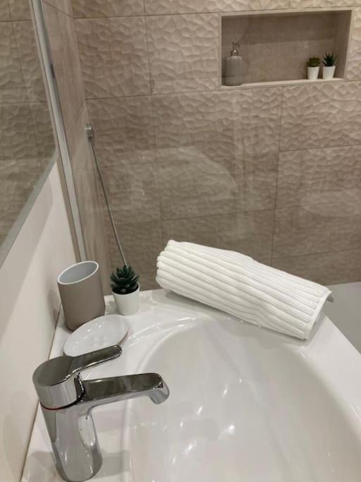Garden Apartment, Central Harrogate With Parking Экстерьер фото